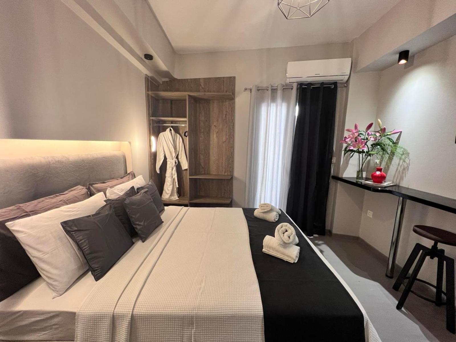 Lilian Boutique Corfu (city)
